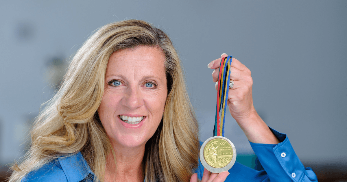 Sally Gunnell with medal